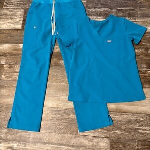 Figs Women's Scrub Set in Teal (XS)